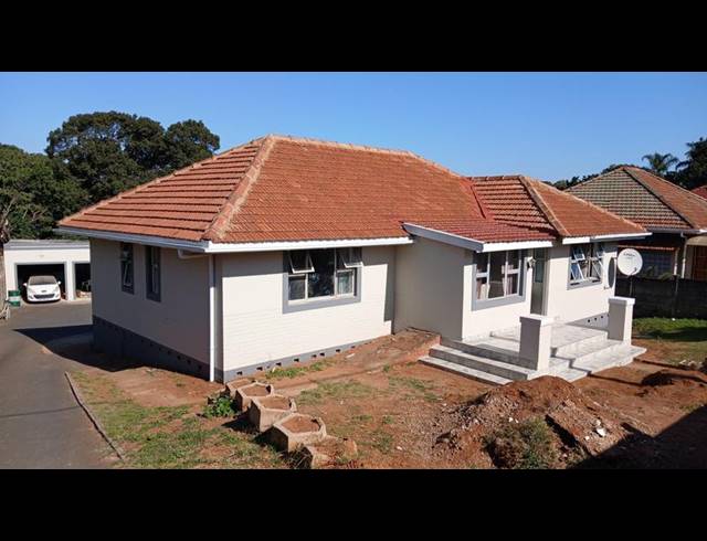 4 BEDROOM HOUSE FOR SALE IN WOODLANDS